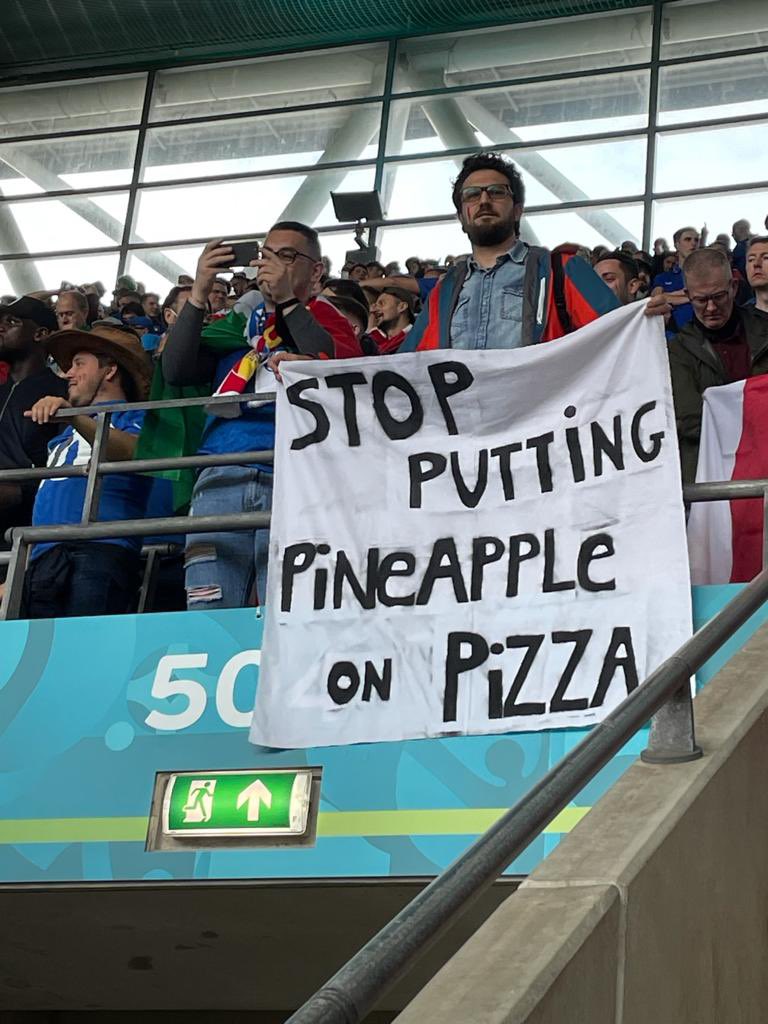 When football shares the right message 😂💙 #ForzaAzzurri #ITAESP #ItalySpain #ita