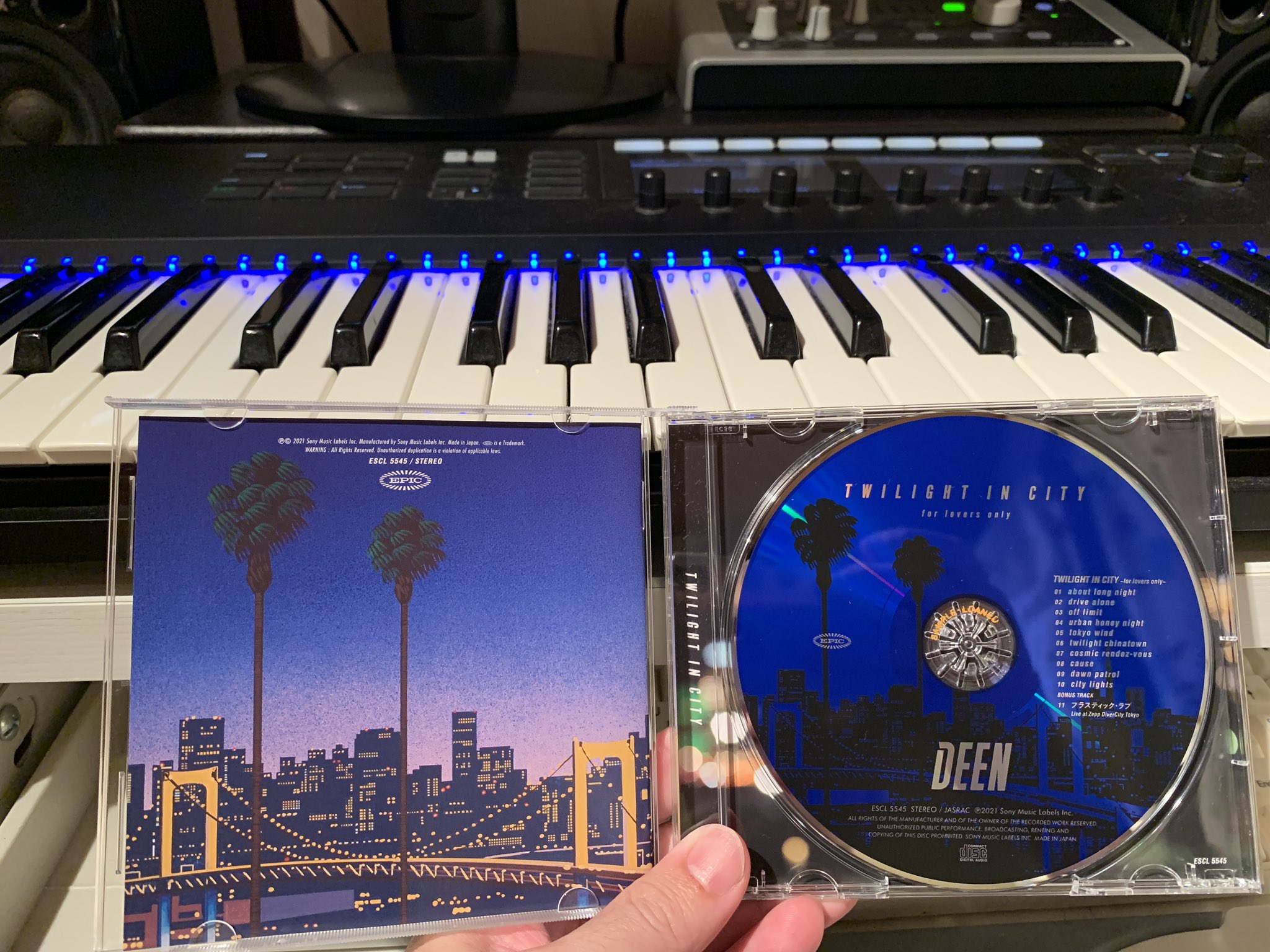 篠崎 裕 Yutaka Shinozaki 本日発売のdeen34th Album Twilight In City For Lovers Only に収録されている Drive Alone のアレンジに携わらせていただきました シティポップのオリジナルアルバム 大人でお洒落なdeenのサウンド 最高です