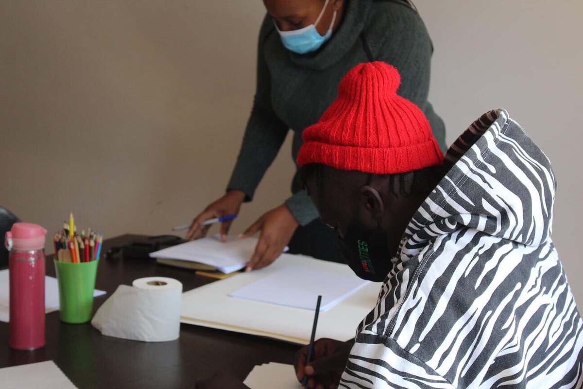 haafest's tweet photo. House of Arts Association team planning and reviewing the process of the activity as they share different ideas on how to carry out the facilitation process of the various activities in Hatcliffe, Hopely and Mbare.
@mbilez24zw @dreamtownngo @YASC_int @YellowWorld_Org https://t.co/jvqr83iPtm