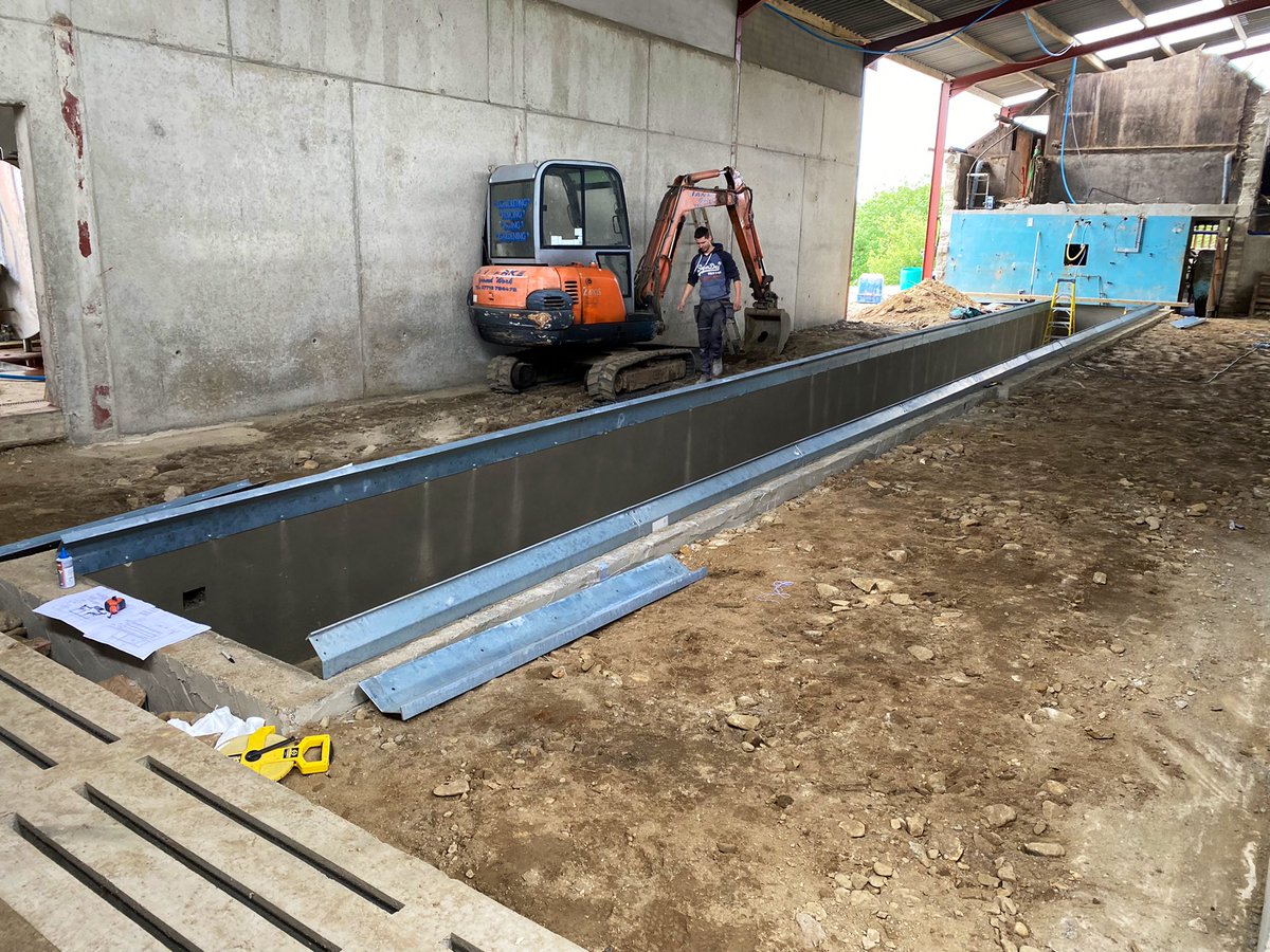 The start of another 🐄<a href="/GEA_farming/">GEA Farming</a> 26/52 HB full spec complete with Betebe sequential bailing install to follow <a href="/McKnightDairy/">Mcknight Dairy Serv</a> <a href="/FarmGea/">GEA Farm Technology Ireland</a>