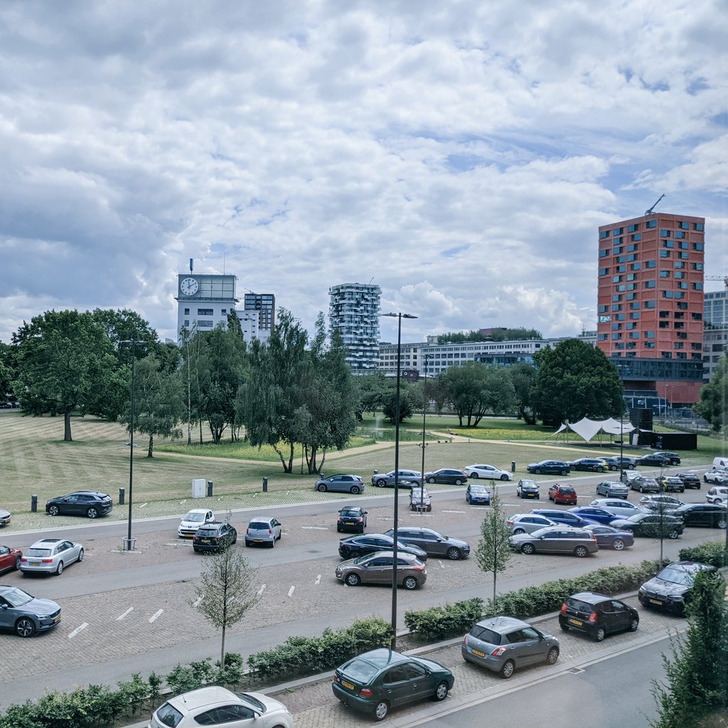WilrikTRC's tweet photo. What a great view from my work. You either hate or love #eindhoven.
#eindhovencity #strijps #strijptq #klokgebouw #klokgebouweindhoven #fontys #fhict #working #workingclass https://t.co/ASi2yoKe0y