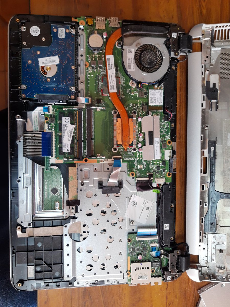 A esta HP Pavilion 15-Ab292nr se le realizó un mantenimiento preventivo y cambio de pila por problemas en la BIOS. 

Por este y otros trabajos podés consultarnos al 15-6163-9034.

#notebook #HP #soportetécnico #ArregloDeComputadoras