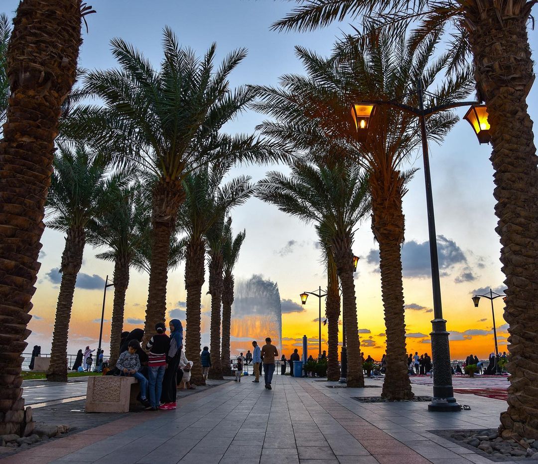 VisitSaudi's tweet photo. Sunsets by the Jeddah Waterfront. Magical 🌅
📸 IG: a7mad_a_b
#VisitSaudi #SaudiCities #Jeddah https://t.co/baHdNXbN3v
