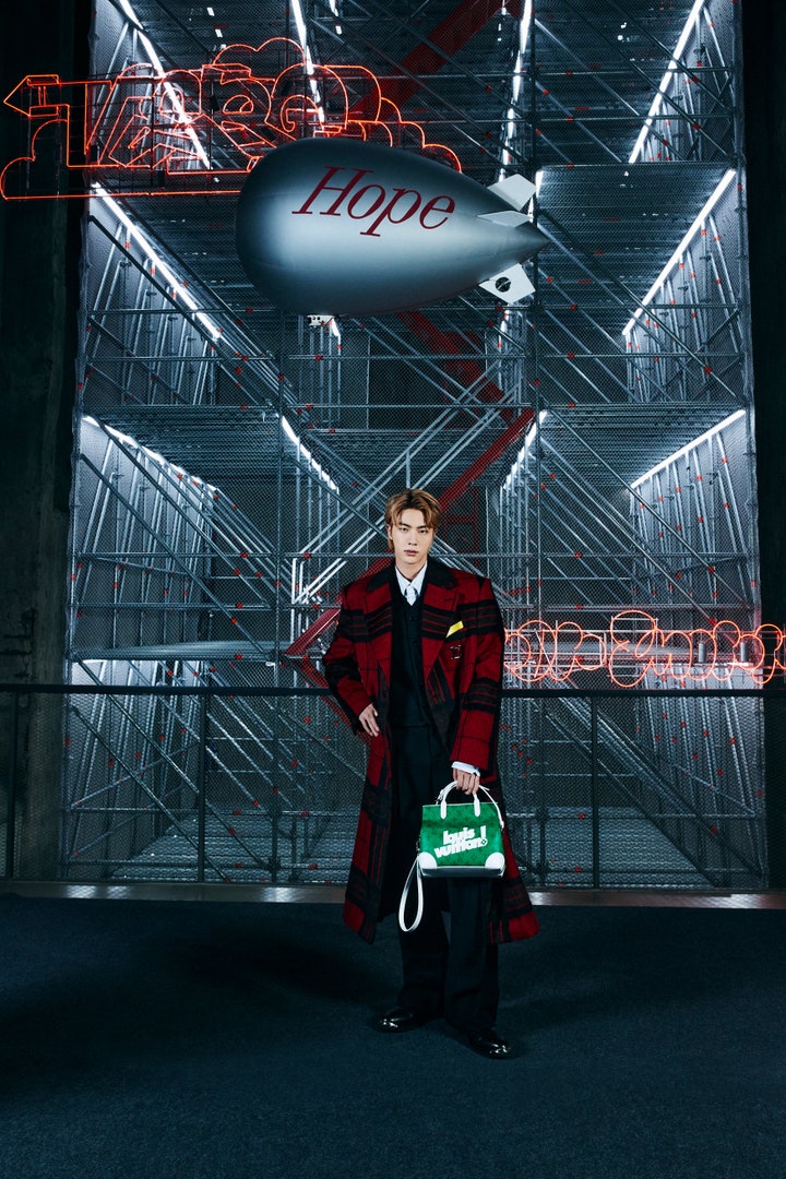 Louis Vuitton on X: #LouisVuitton Ambassador and @bts_bighit member #jhope  wears a suit that incorporates the iconic Monogram motif at @VirgilAbloh's  #LVMenFW21 fashion show in Seoul. Watch now on Twitter or   #