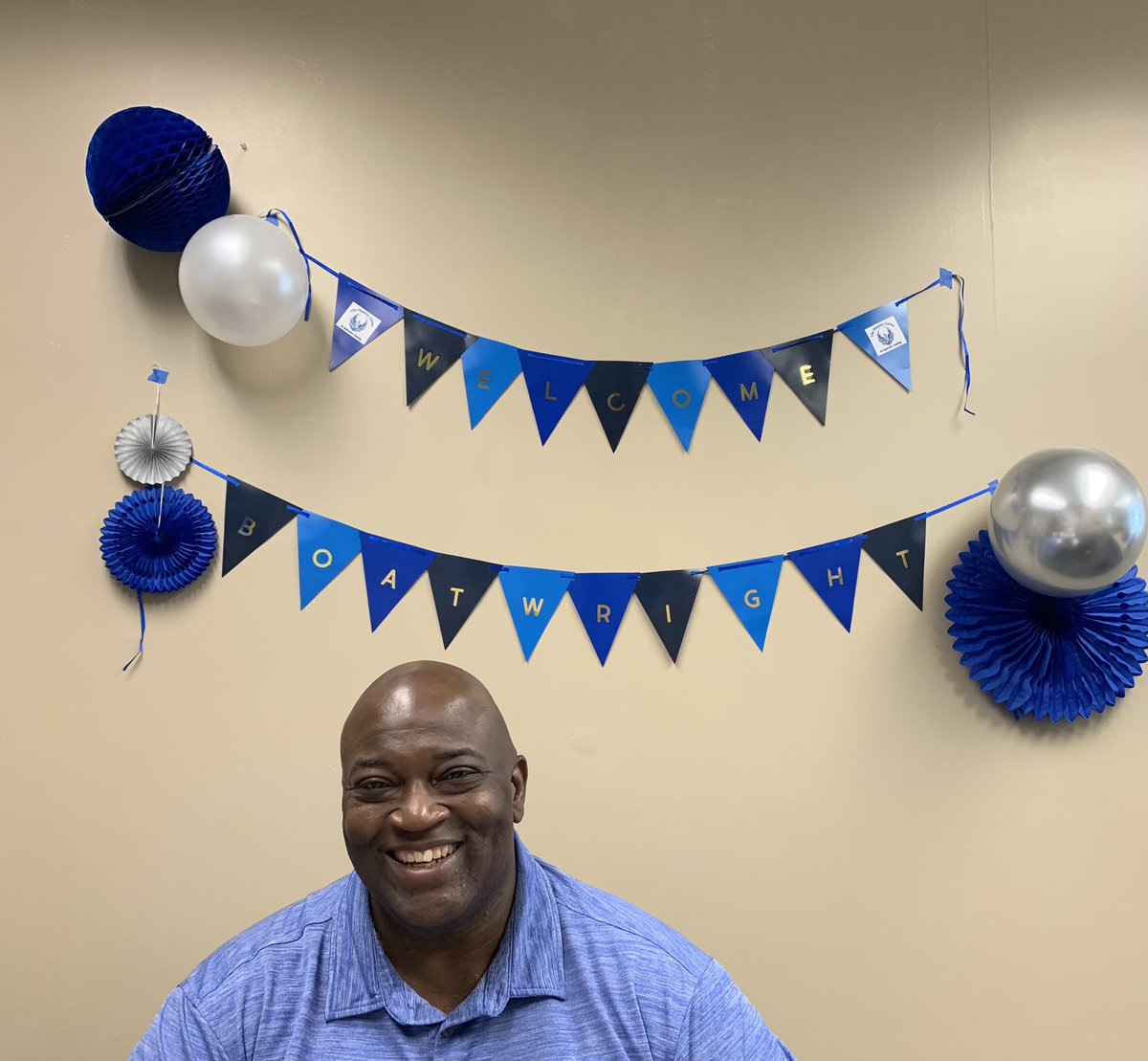 PHXC_SCPS's tweet photo. Welcome to the team, Mr. Boatwright! The Phoenix Center for Innovative Learning! #SCPS #firstday #phoenixcenter https://t.co/IN5GKqZI2m