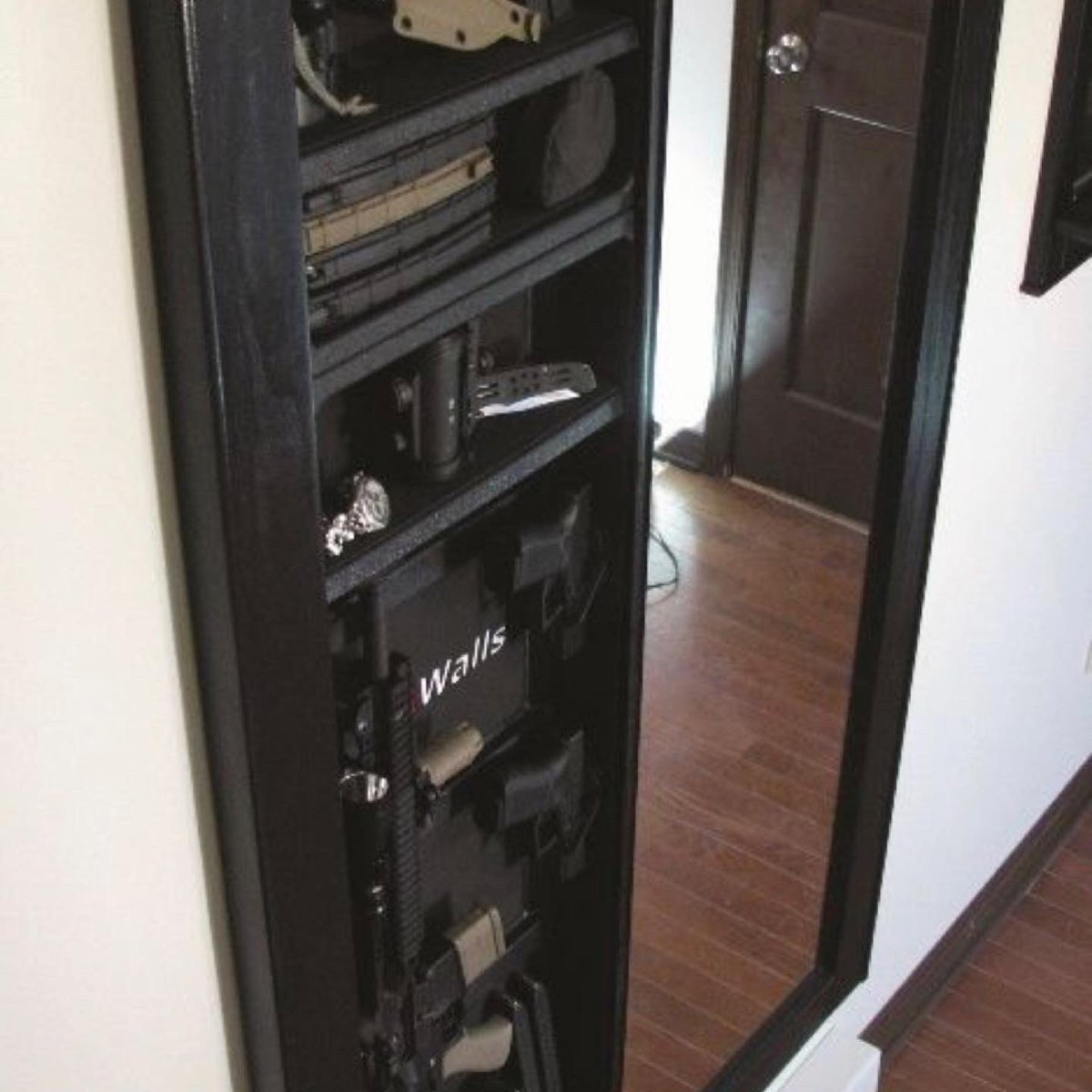 OPrepared's tweet image. Having a hidden storage or room in today’s world is a good idea. What’s your favorite? #OzarksPrepared #Prepper #Shtf #Prepper #Bushcraft #Survival #FoodStorage #BugOutBag #GetHomeBag #Nature #Adventure #DIY #prepperfoodstorage #foodstorage #storage