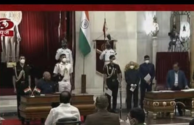 thescript_in's tweet image. Narayan Rane, Rajya Sabha MP from Maharashtra took oath as Union Minister.

#NarayanRane #CabinetReshuffle