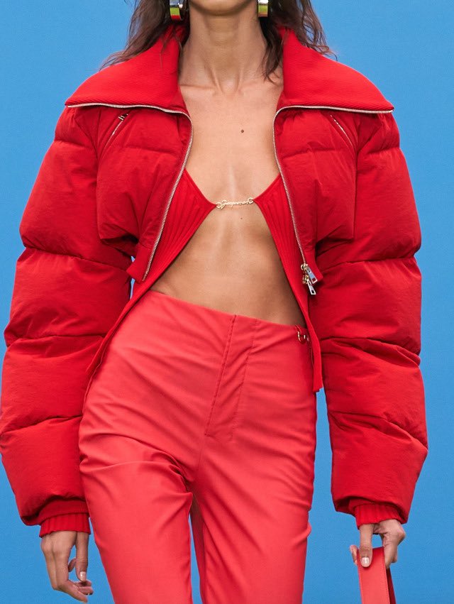 xmfstudios's tweet photo. Jacquemus Fall 2021 RTW https://t.co/y9TRMmO03W