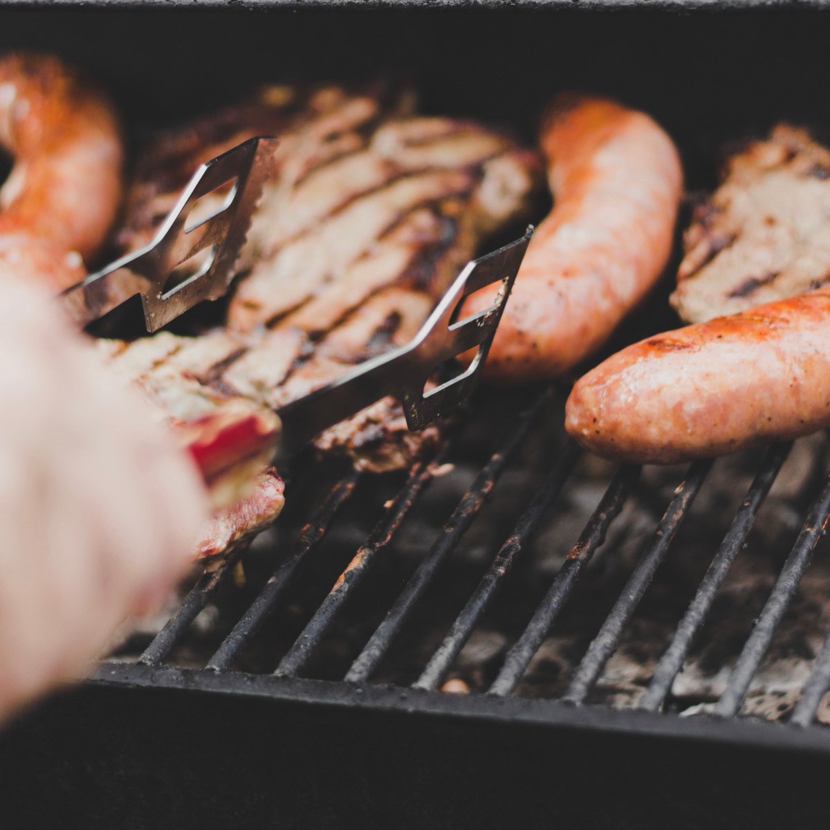 GlacierVehicles's tweet photo. It’s National BBQ Week!
...visit your local butcher before they sell out!!
#glaciervehicles #refrigeratedvans #fridgevans #freezervans #chillervans #butchers #fishmongers #farmshop #farmersmarkets #greengrocers #shoplocal #fooddelivery #homedelivery #NationalBBQWeek https://t.co/8hJVN9Sk1k