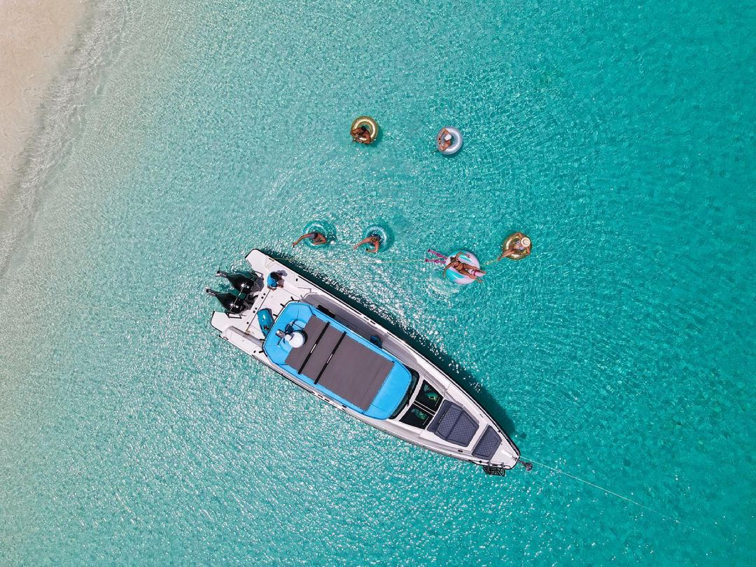 TCITourism's tweet photo. Don't forget to pack your floatie๐
๐ธ@moanacharterstci
#TurksAndCaicosReopen #TurksAndCaicos #TCI #SisterIslands #BeautifulByNature #WeAreTurksAndCaicos #RediscoverTCI https://t.co/N0VFZHVJxw