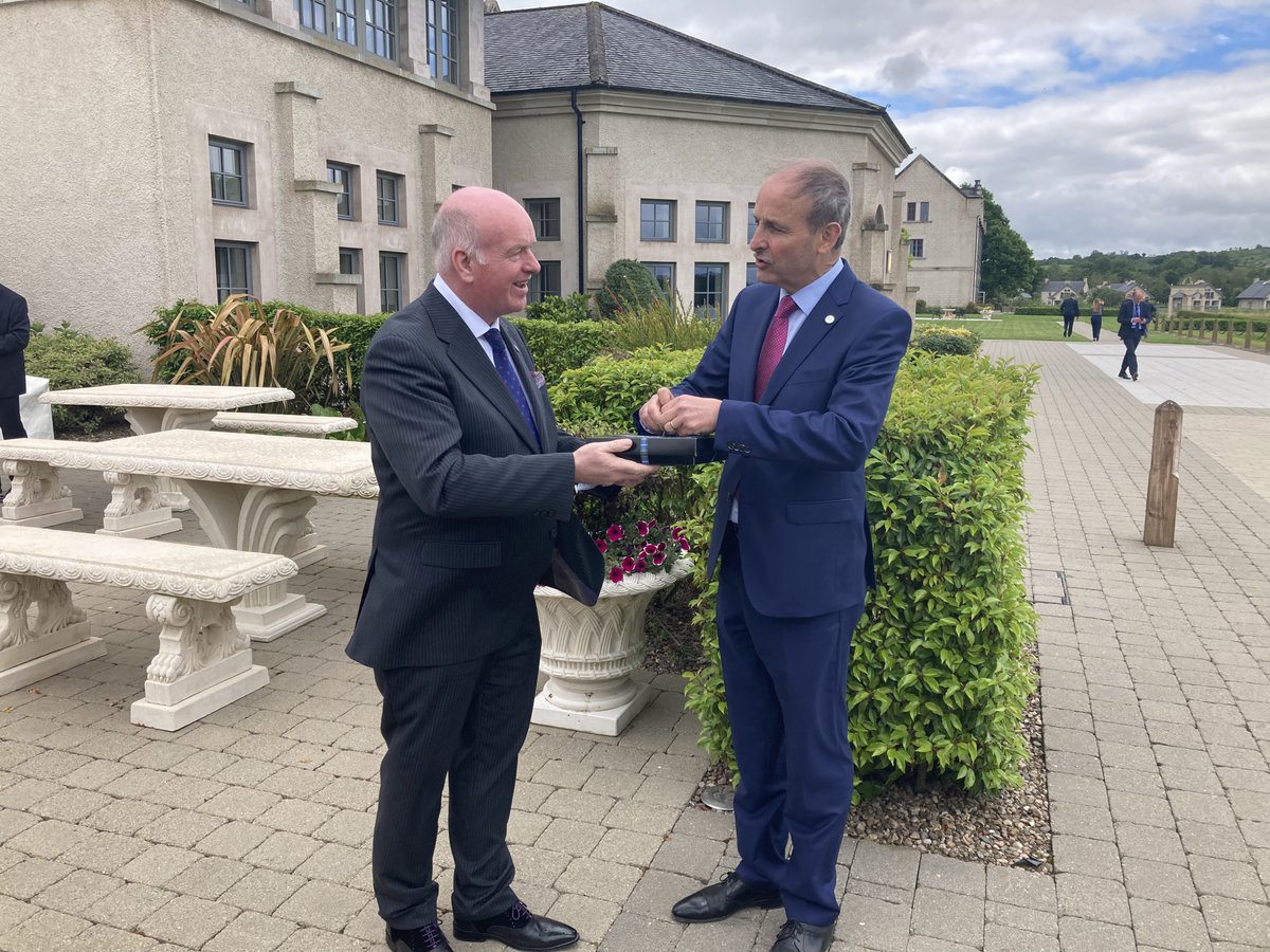 Micheál Martin (@michealmartintd) on Twitter photo A wonderful gift from Isle of Man Chief Minister <a href="/HowardQuayleMHK/">Howard Quayle</a> – a photograph of Éamon de Valera’s visit in 1947.
After this trip he arranged a recording of the island’s last native Manx speakers – preserving the language for future generations.
culturevannin.im/watchlisten/au… A wonderful gift from Isle of Man Chief Minister <a href="/HowardQuayleMHK/">Howard Quayle</a> – a photograph of Éamon de Valera’s visit in 1947.
After this trip he arranged a recording of the island’s last native Manx speakers – preserving the language for future generations.
culturevannin.im/watchlisten/au…