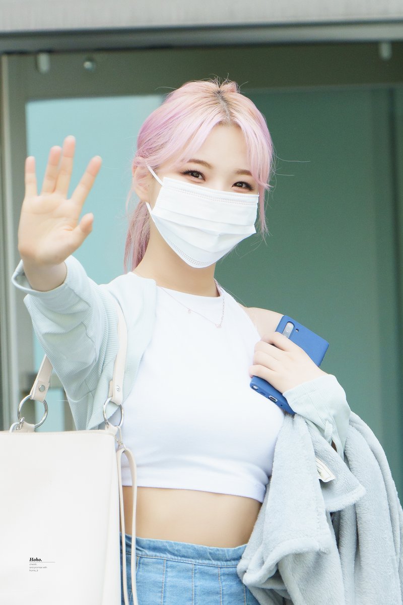 hoho_fromis_U's tweet photo. 210616 '네이버 NOW 출근' 지헌

#fromis_9
#프로미스나인
#백지헌

@realfromis_9 https://t.co/9x3gp4s0Kb