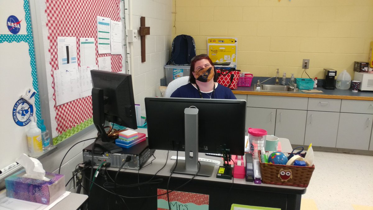 FCSTechStatus's tweet photo. @Falcons_FES @FCSchoolsNC Kristin Speakman finds endless possibilities thru dual monitors and Interactive panels https://t.co/qrmwCq3QR5