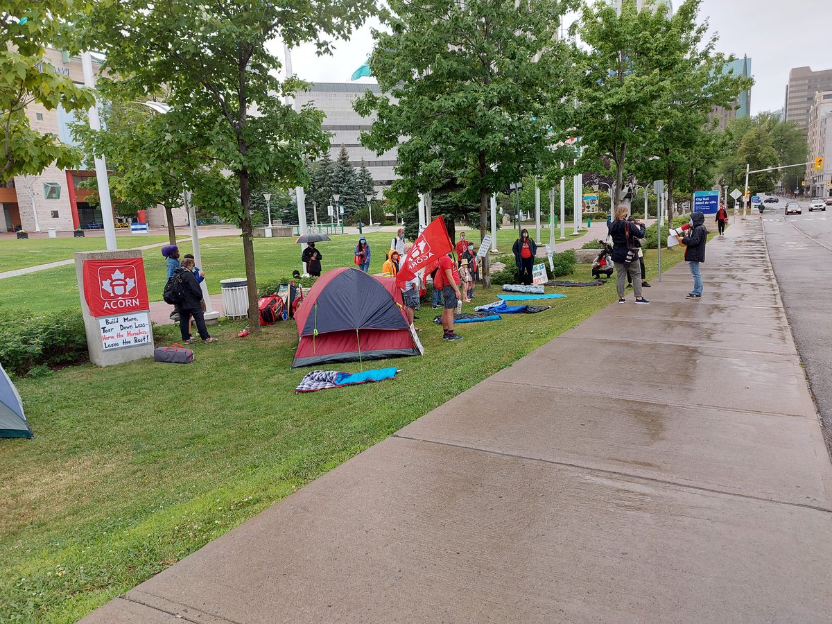 KimsterSix's tweet photo. Today is the @ACORNOttawa "bed-in" at #Ottawa city hall. He have a housing/homelessness emergency and crisis. We MUST do better! https://t.co/PgMNEPuaAx