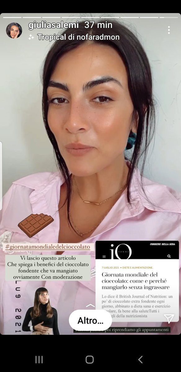 Stefani73286336's tweet photo. Sarรฒ perdonata anch'io se mangio cannoli con ricotta e scaglie di cioccolato fondente ๐
#prelemi #lestatepiucalda #addiodieta https://t.co/VpZIkHCLAV