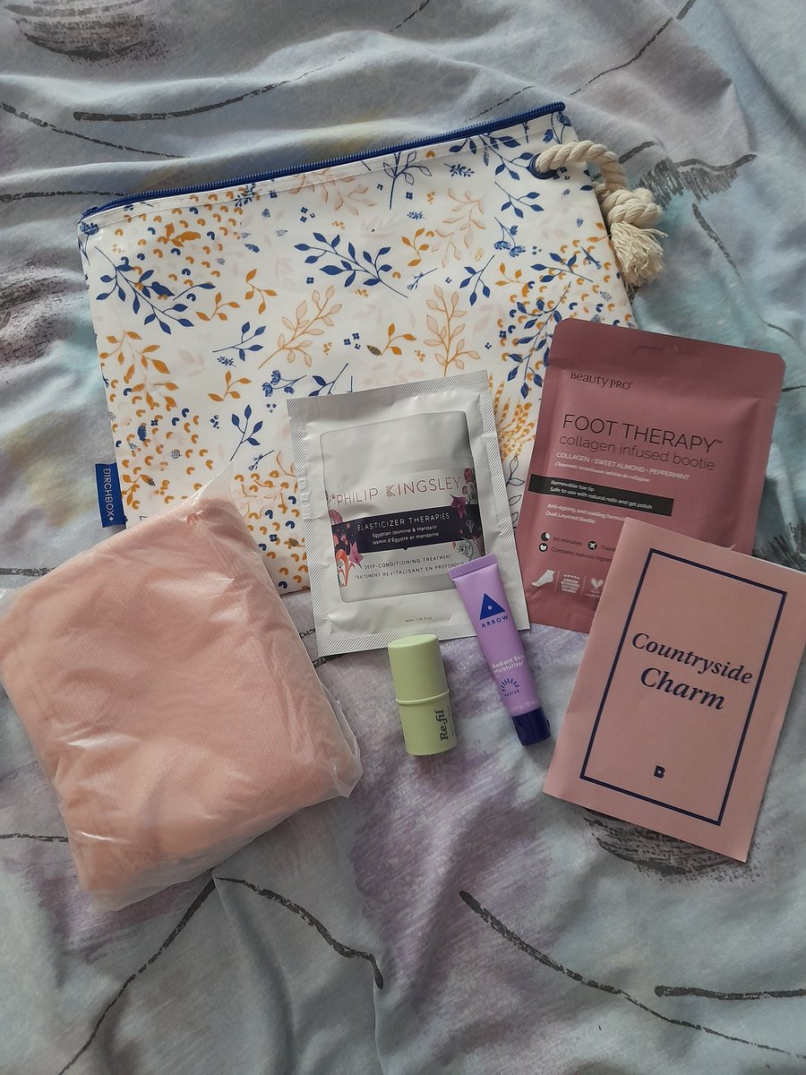 I'm loving this months @BirchboxUK 
#birchboxuk #unboxing #beautyaddict