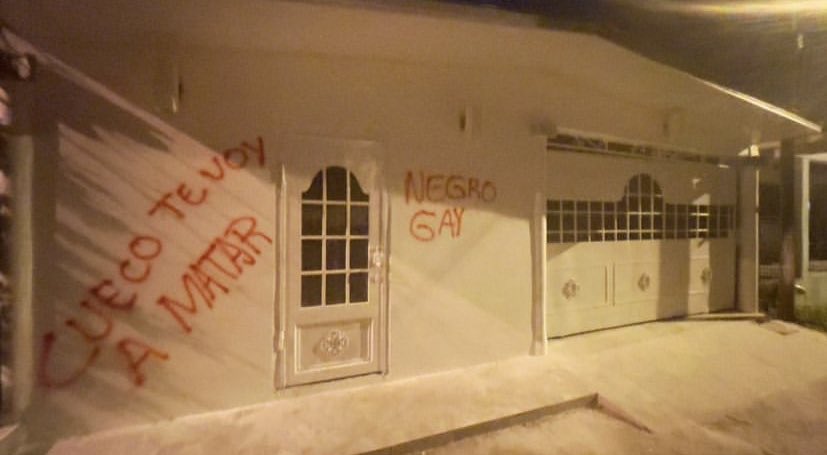 Esto que le pasó a Nicolas ayer solo muestra que en Panamá falta mucho mucho camino que recorrer😞🙌🏼🏳️‍🌈 CUÍDENSE MUCHO 😐