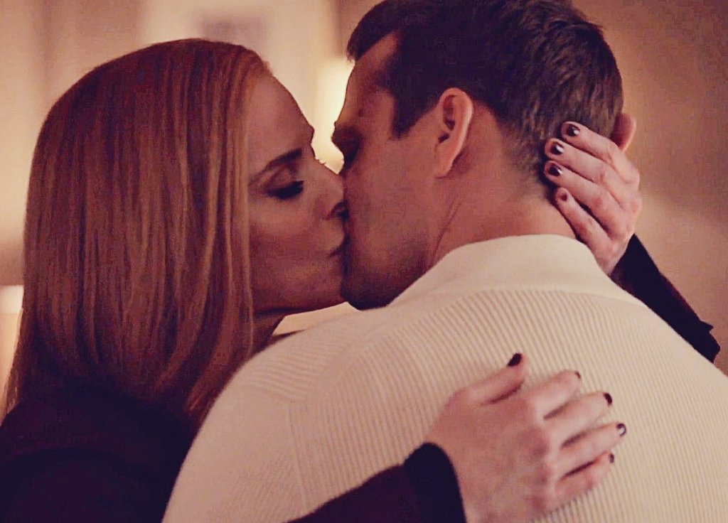 OMG Darvey HUG tweet media