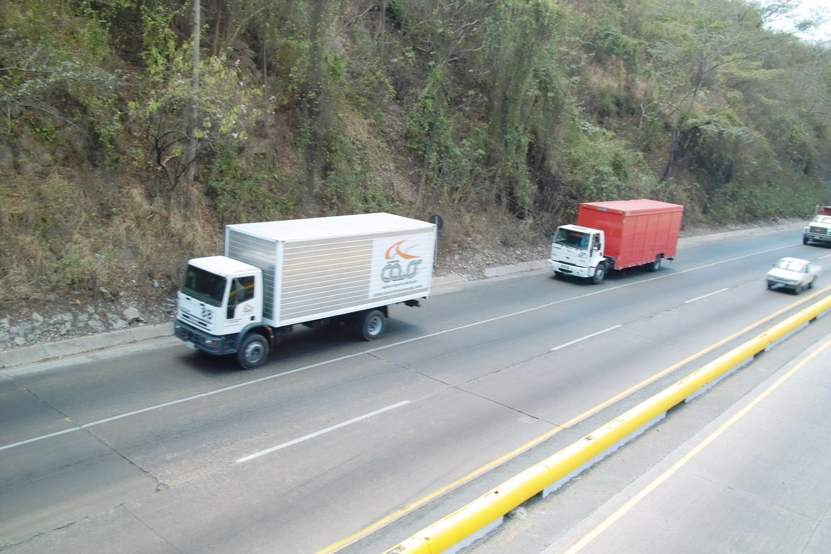 InversionesCass's tweet image. #Venezuela contamos con mas de 20 años de experiencia, realizamos traslado de #carga a cualquier rincón del país, realice su solicitud, que nosotros nos encargamos de toda la #logística #07Jul 

Contamos con todas las normativas de bioseguridad, para su seguridad y la nuestra.😷