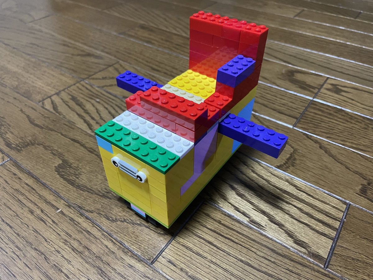 legobuilder_jr's tweet image. 飛行機くん(作成途中)。
二階建てとか、中に人が入るとか、色々この後作らなくてはならない機能が残っているみたいです(笑)
#LEGO #レゴ
