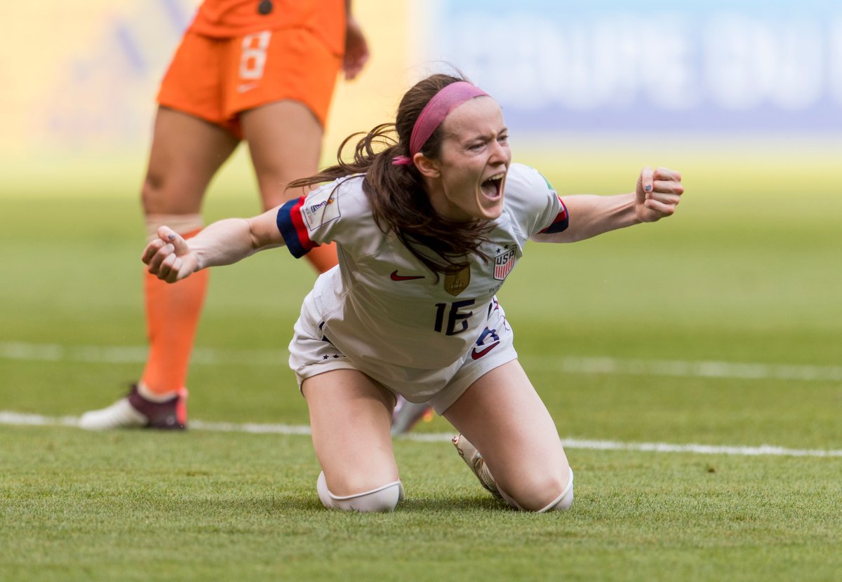 USWNT's tweet photo. Two years ago today
FOUR STAR DAY ⭐️⭐️⭐️⭐️ https://t.co/XklprLjhzL
