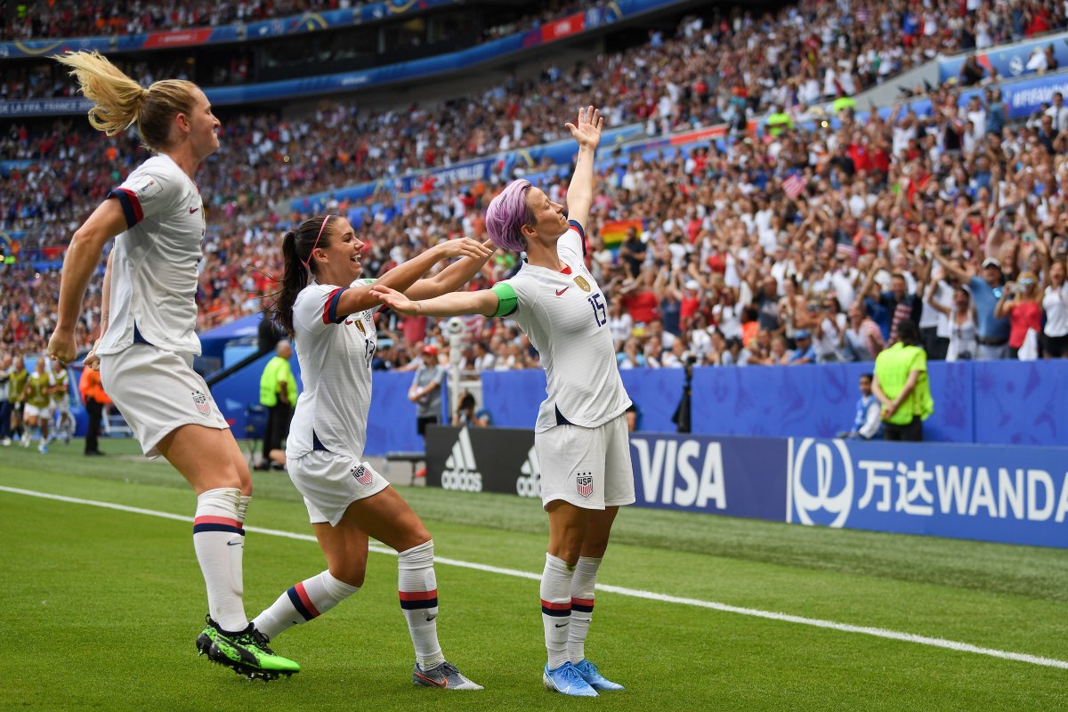 USWNT's tweet photo. Two years ago today
FOUR STAR DAY ⭐️⭐️⭐️⭐️ https://t.co/XklprLjhzL