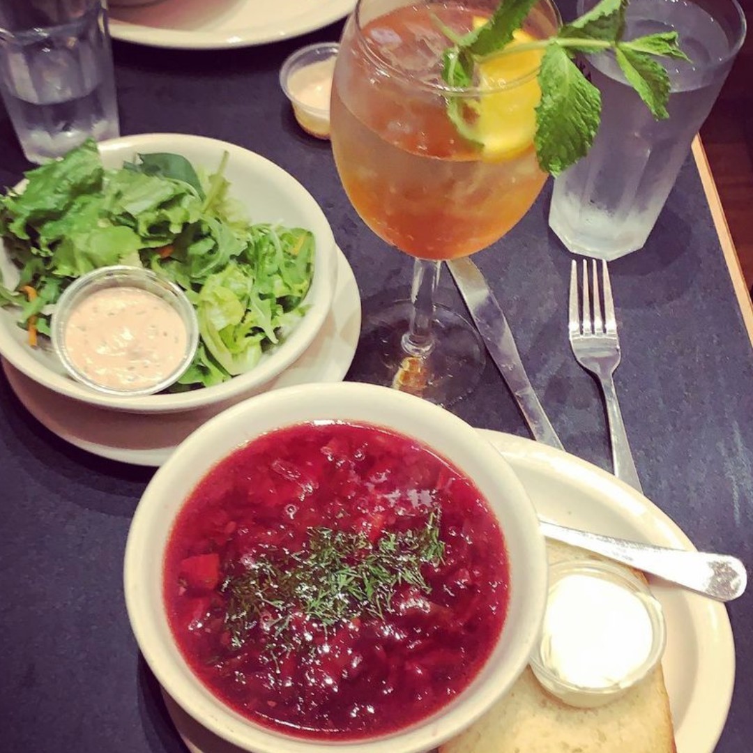 veselkanyc's tweet photo. Cool table: Salad, Cold Borscht, Aperol Spritz
📸 • @mistervrianallie
#veselkanyc #coldborscht #aperolspritz #hotweaetherfood #eastvillagenyc https://t.co/oAzjlDqTjY