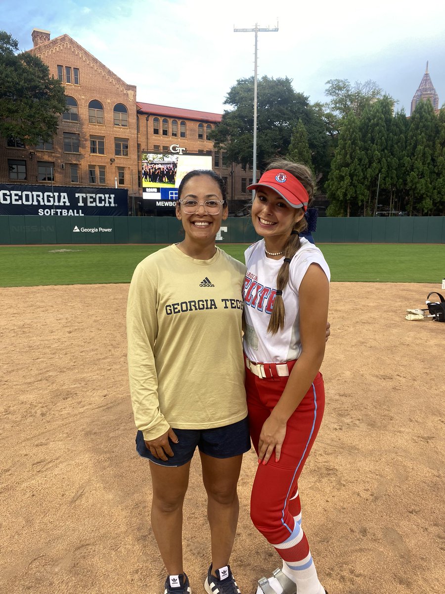 I had tons of fun at @GaTechSoftball camp yesterday! Thank you @Coach_A_Mo @reese_m3 @marty_mac17 for running such a great camp. Awesome school, program, and campus. 💛GT #futureengineer