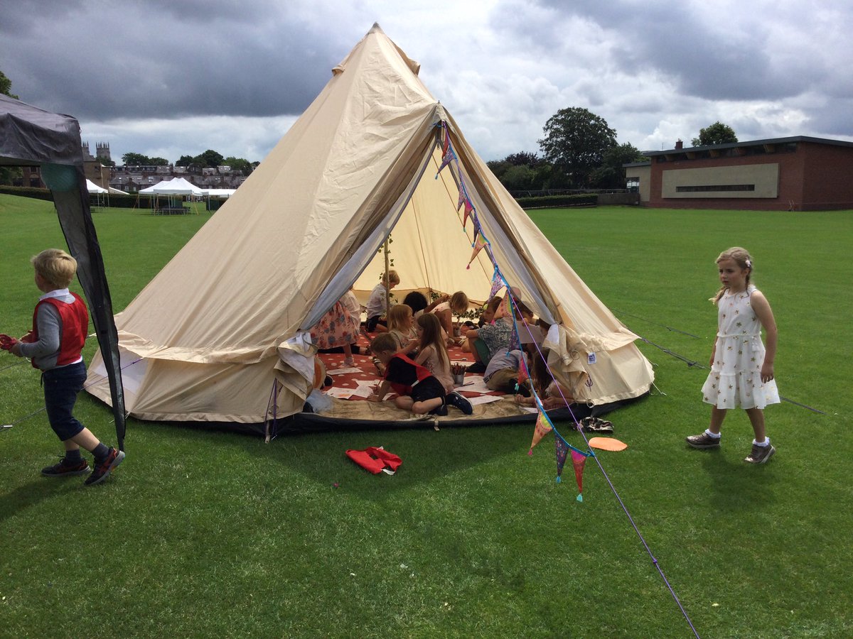 stpeters2_8's tweet photo. Reception Summer Ball! What a way to end the year 🥰 #reception #summerball #friendsforever https://t.co/nGE4WiVq9L