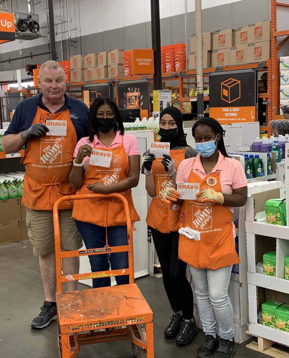 4 great associates caught working safely… Bravo team !!!