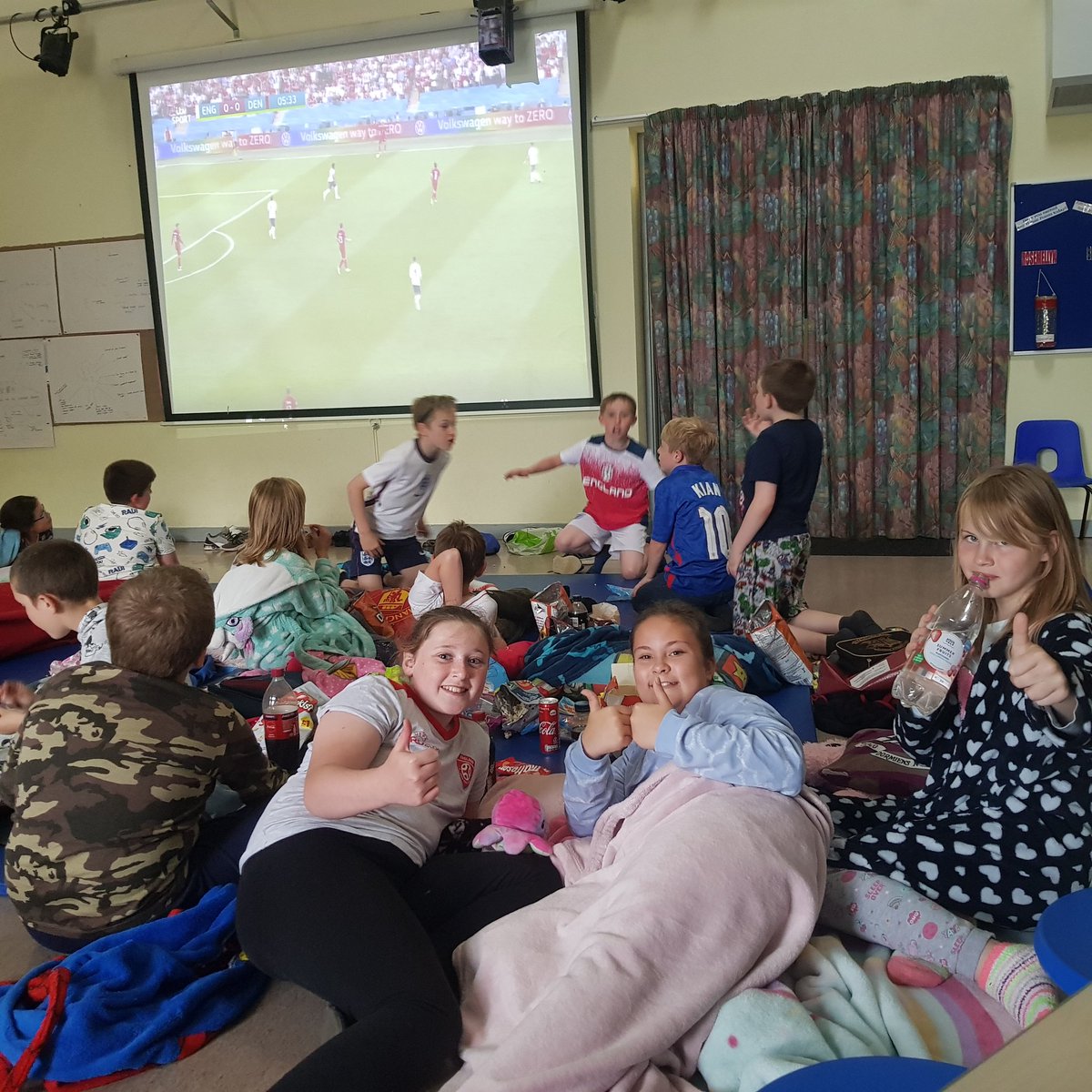 Year 5 are all ready for the match! 

#ComeOnEngland #EnglandVsDenmark