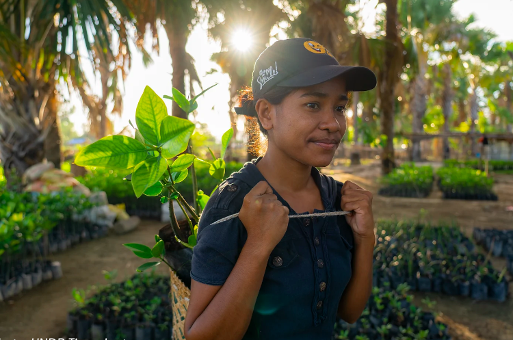 UNDP's tweet image. Nowhere on earth are the impacts of the climate crisis more present than across Asia-Pacific. See how we work with communities &amp;amp; partners to support integrated approaches for climate-resilient development to improve lives &amp;amp; protect the 🌏: bit.ly/3xv1xms

#ClimateWeekAP