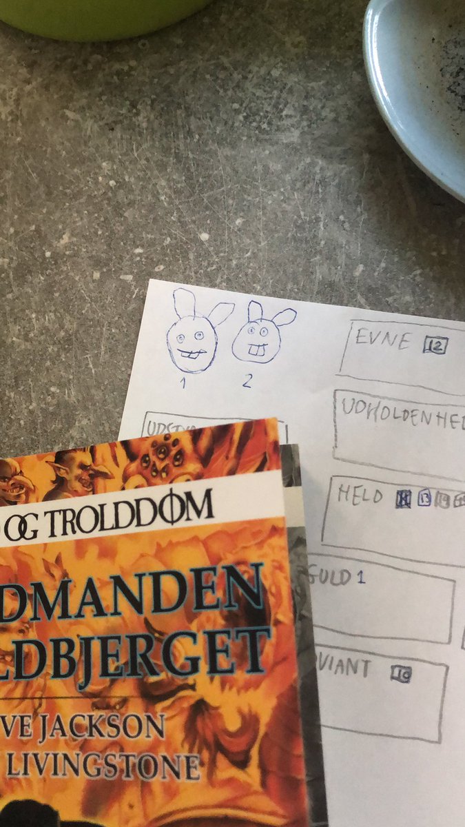 mettefest's tweet photo. Her er vores to (det bestemte den 9 årige) skaldede kaniner som hun har tegnet. Hun ELSKER Sværd og trolddom. Tak til @HanDuoPodcast for fremragende podcast, der inspirerede os. Vores eventyrer hedder Esarian (hendes dragenavn) 🤘🏻🐉🎲 https://t.co/G7nd2IyEhj