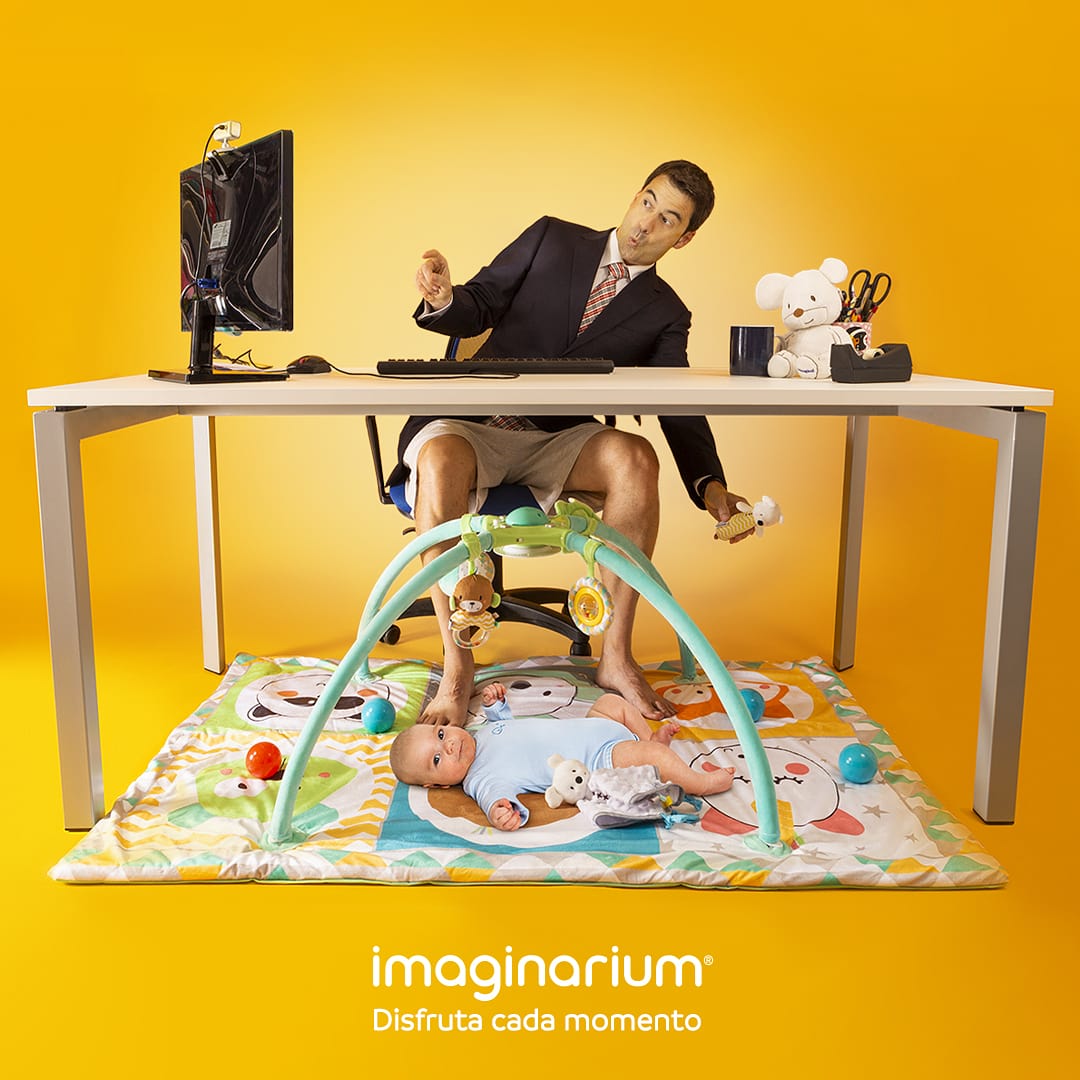 Alguien: "¿Qué tal lo lleváis ahora con los niños de vacaciones?". Tú "... súper bien". Tú respondiendo "súper bien" (imagen del post).

Dale ❤️ si este momento te es familiar (sabemos que sí ¡así que dale ❤️!)🤭

O menciona a quien sabes que le dará ❤️

#Verano2021