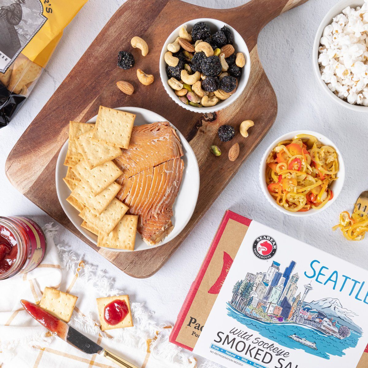 savorseattle's tweet photo. The Market Favorites Box is a collection of your favorite Market treats! It features vendors and artisans that offer an iconic taste of Pike Place Market. No matter where you live, you can savor the Market and share it with your friends and loved ones. https://t.co/rymzlJ394e https://t.co/gCI49p0UBR