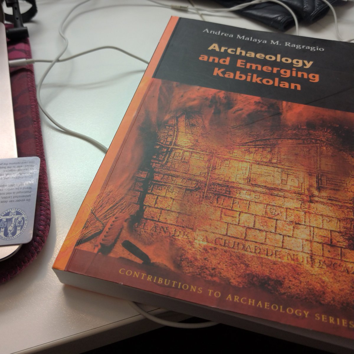 AMRagragio's tweet photo. From almost 10 years ago!😳
Last my mom checked, no more copies at UP Press bookstore (prolly cause she kept buying & giving them away as gifts lol) but there may still be some at small bookstores like at the UP Hotel & Popular 📚#ProudPinoyScholars #PinoyLit
#archaeology #Bikol https://t.co/sbp00tDUXw
