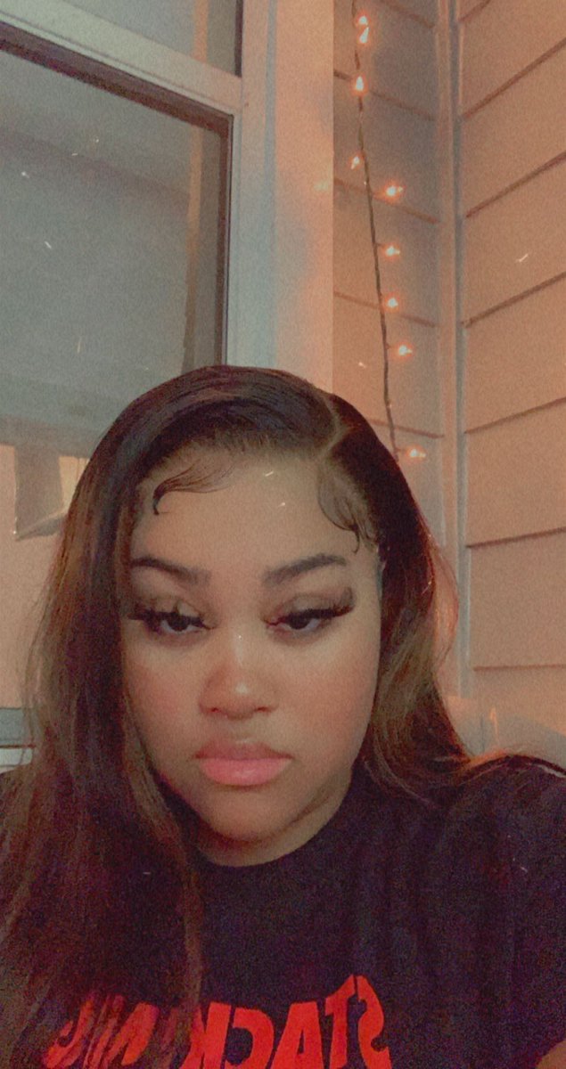 ShellybShel's tweet photo. #WhosWhoAtTSU 
TSU 24’
Shelby Wilson🤍
Chemistry major🧪 Prepharmacy minor💊
Chemsitry Club👩🏻‍🔬
Freshman Innovation Council📚 https://t.co/R4KIar0Vr3