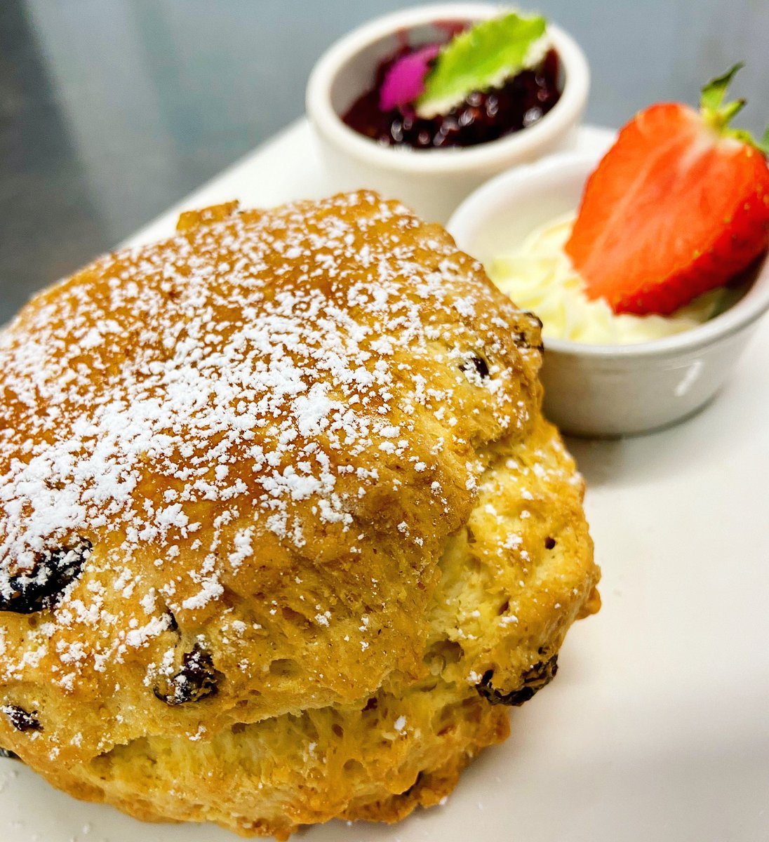 Are you team cream &amp; jam or team butter &amp; jam with scones? 
An fearr leat subh &amp; uachtar nó subh &amp; im le scónaí? 
<a href="/FollainJams/">Folláin Preserves</a>