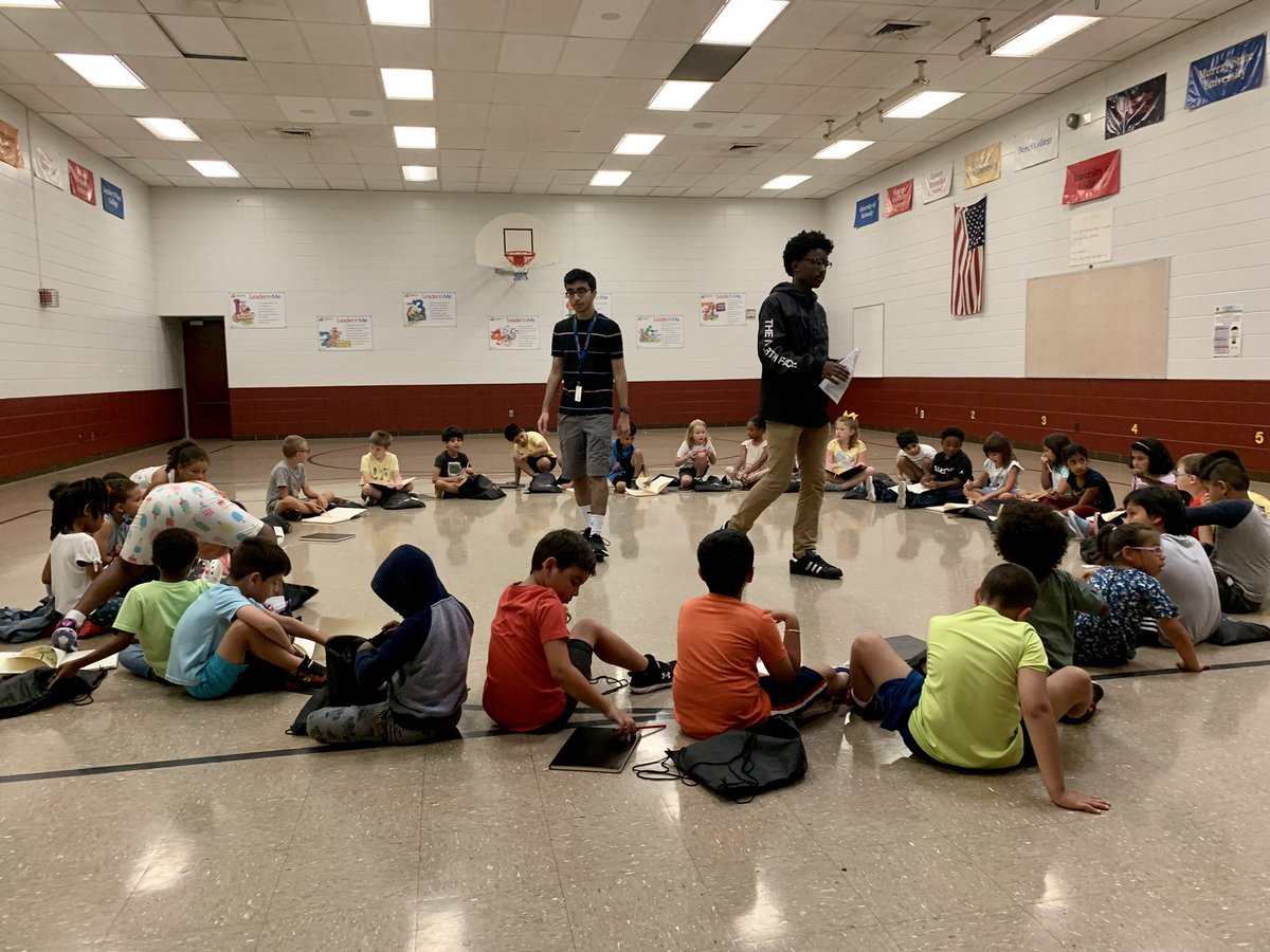 #LeaderInMe #BackpackLeague proud of these HS students for teaching our 1st graders to sharpen their saw. 🪚