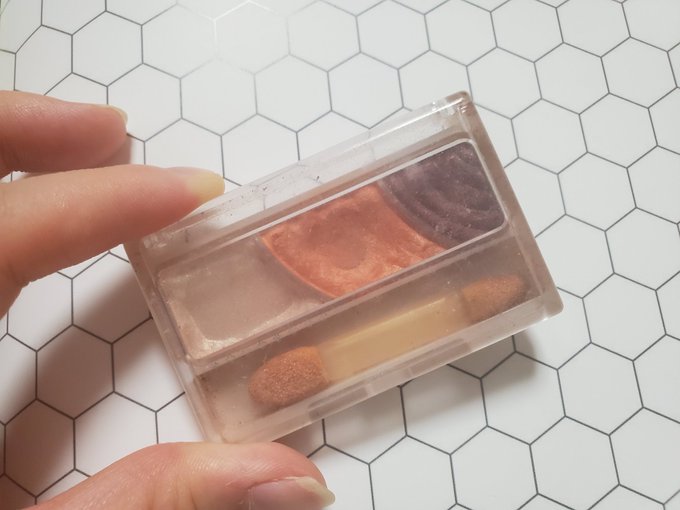 底見えコスメのtwitterイラスト検索結果