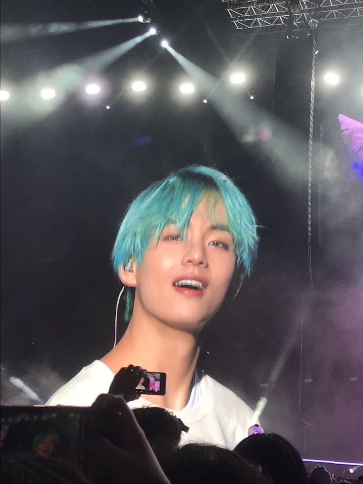 (slow) hourly bts concerts (@btsconcerthrs) on Twitter photo 