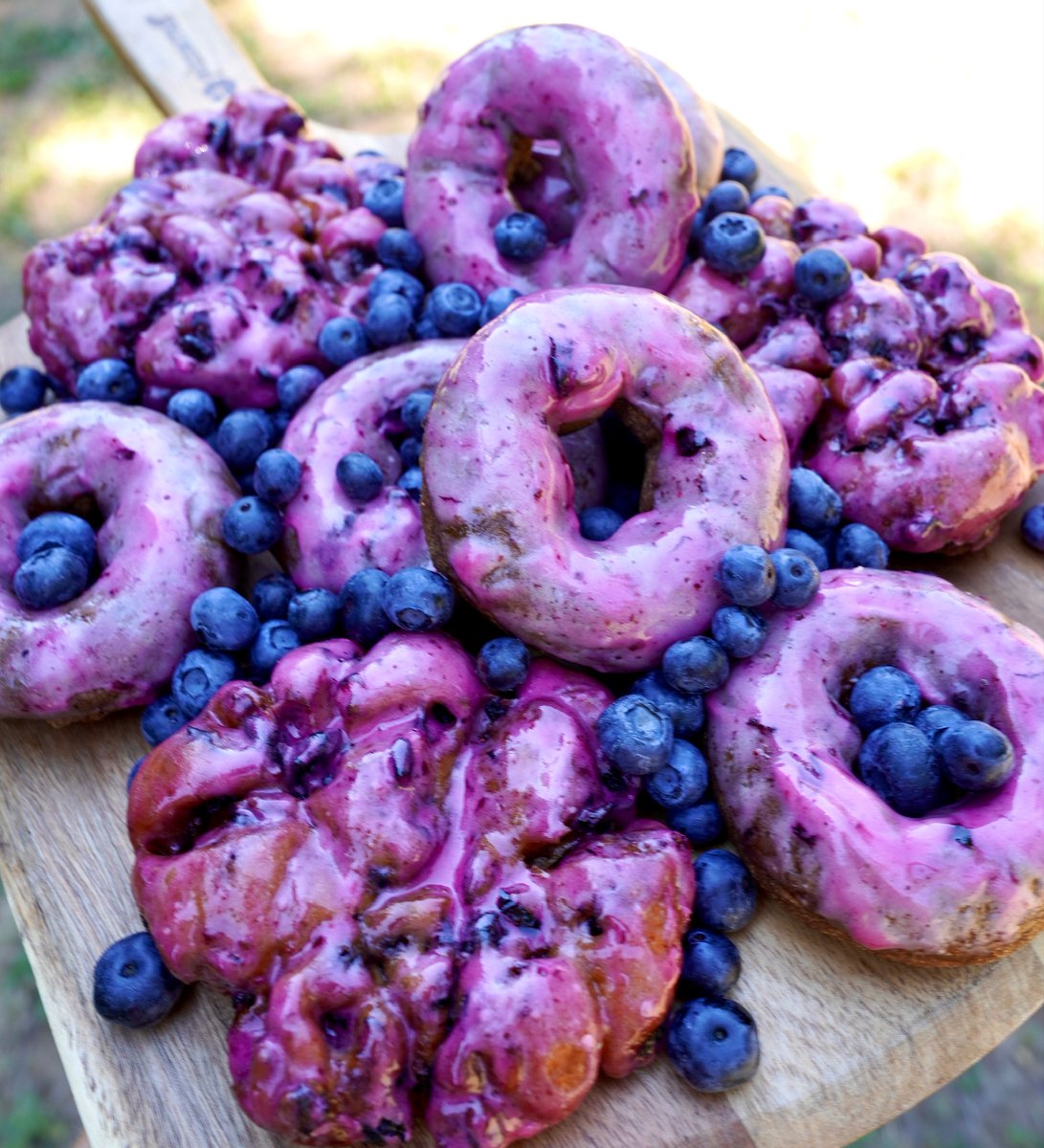 MightyODonuts's tweet photo. Seattle summers made better by the infamous Blueberry Monster and Blueberry Fritter! Made with love from scratch made mix and organic blueberries. #mightyodonuts #localseattle #blueberrymonster https://t.co/jcyWHTvpRf