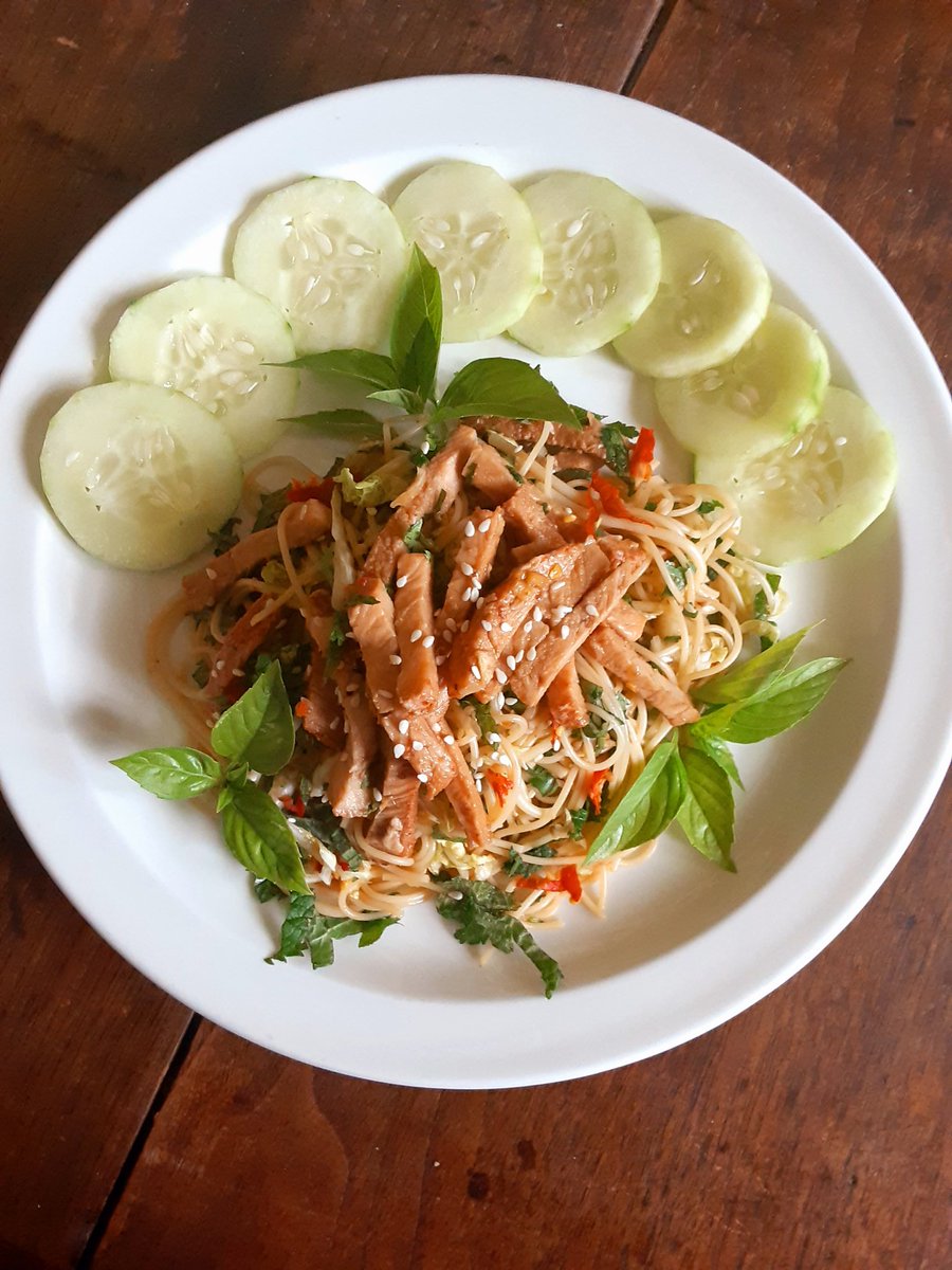 #porktenderloin 
#asiannoodles

lots of fresh mint, cilantro and basil

served cold
great meal for a sticky hot day 😁