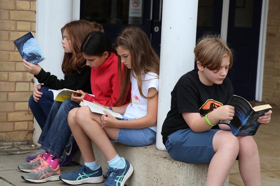 TownCloseSchool's tweet photo. #RelaxTogether = Read together
#BetterTogetherDay #TeamTownClose https://t.co/NMMaFBYCpO