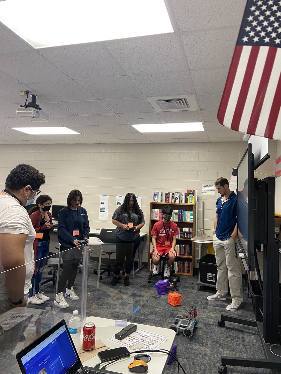 ChavisKristy's tweet photo. Our students are learning about Robots today in Algebra Camp! #CySprings2021
#UnityinNumbers @CyFairISD https://t.co/JylrOF8NkP