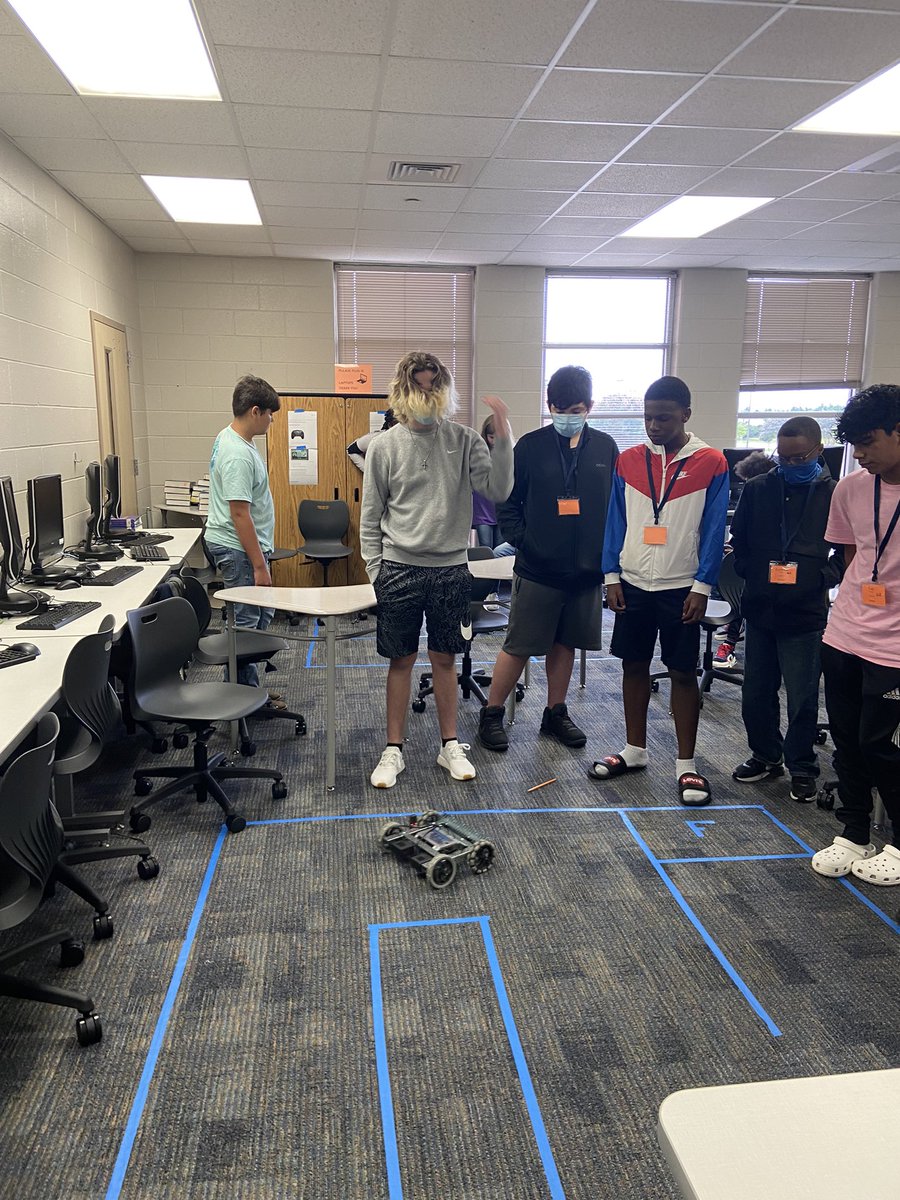ChavisKristy's tweet photo. Our students are learning about Robots today in Algebra Camp! #CySprings2021
#UnityinNumbers @CyFairISD https://t.co/JylrOF8NkP