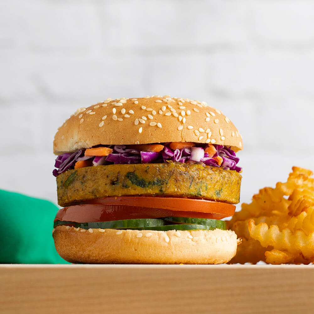 🍔 #ULTIMATE #PLANTBASED #FALAFELBURGER 🤤 We have fala-fell for @Gardein’s Ultimate Plant-Based Falafel #Burger and are officially decreeing it the go-to grill recipe for the rest of the #summer.