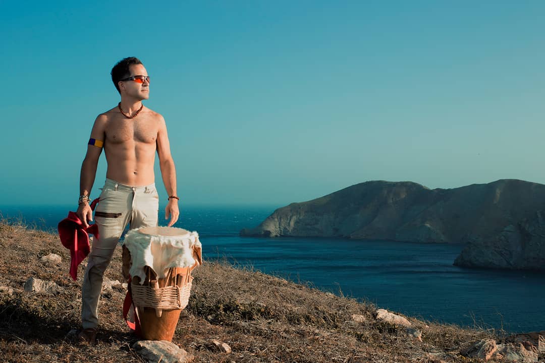 SaycoOficial's tweet photo. Ponte a bailar con “LA PLAYA” de Miguel Escaff https://t.co/zYPcKr3Tr1 a través de @SAYCO #SoySayco @MiguelEscaff https://t.co/evX6zo1buj