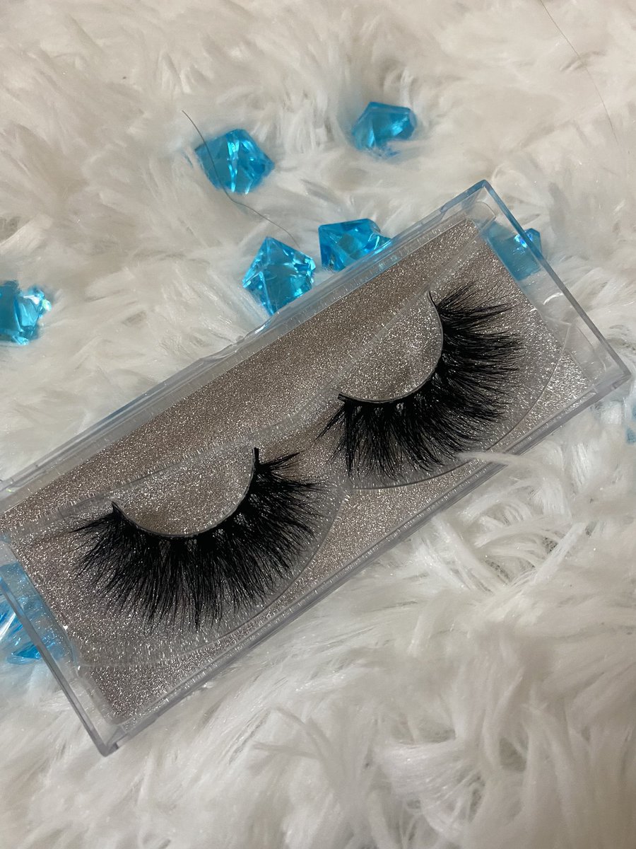 SHOP “Baby girl” for our dramatic cuties 😋💗
Shop our 25 MM collection 
 TAP IN FOR GREAT QUALITY LASHES 💗I have variety and to die for lashes 🥰✨
100% mink lashes 
#minklashes #mua #classylashes #makeup #lashes #lashbosses #luxuryminklashes #3dminklashes #minkstriplashes