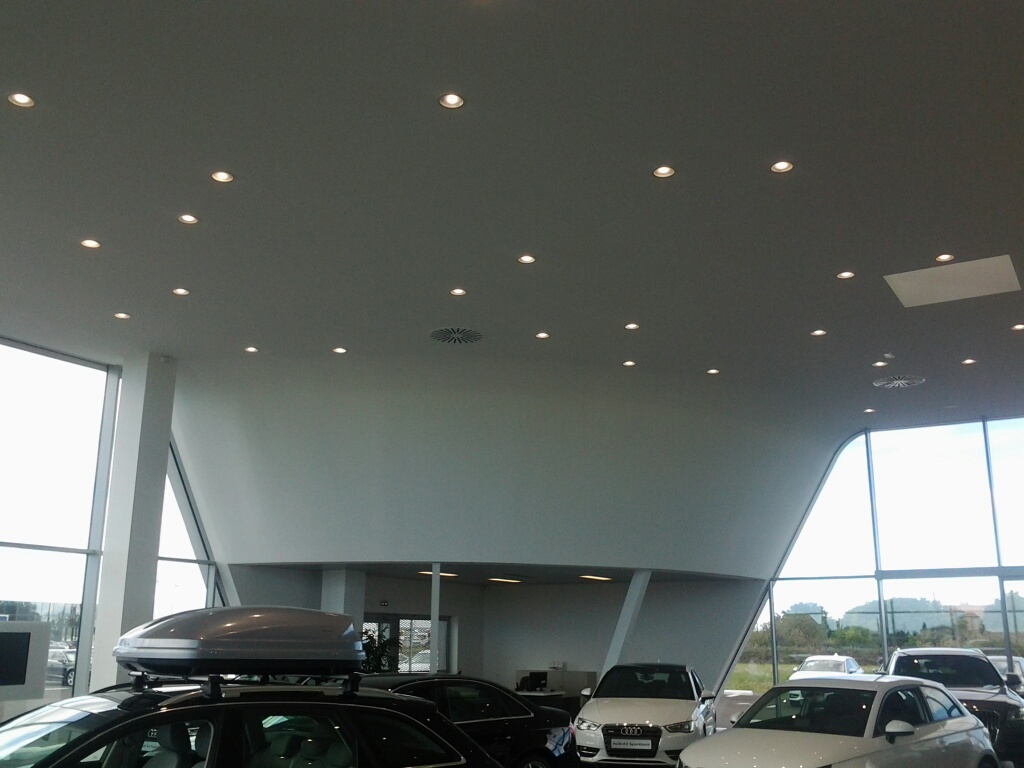 SOCASISOLATION's tweet image. La pose de plafonds en plaque de plâtre est réalisée sous tout type de support y compris des plafonds longue portée, plafonds coupe-feu, acoustiques, thermiques et décoratifs.